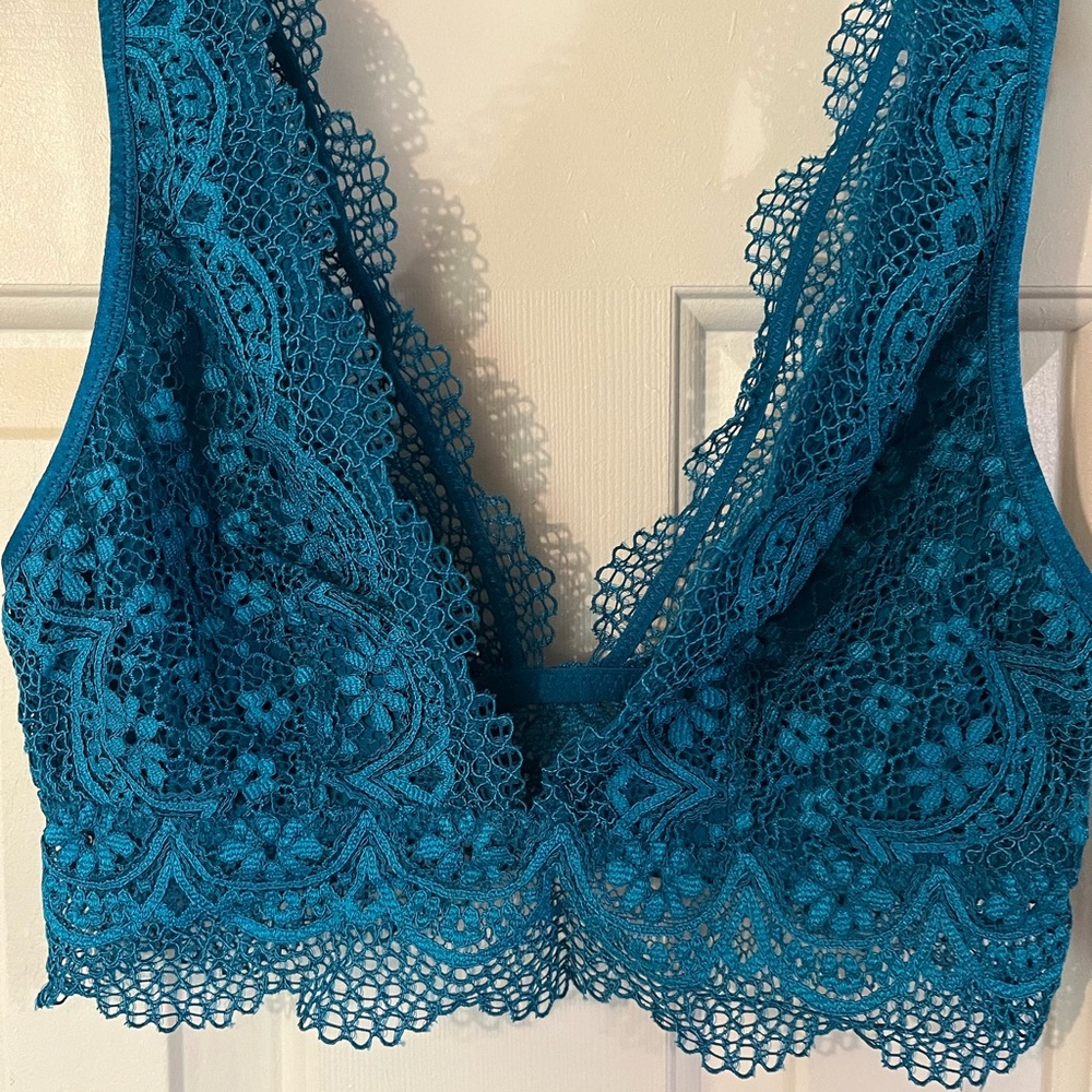 Victoria’s Secret bralette NWT no longer available, very pretty dark teal size M